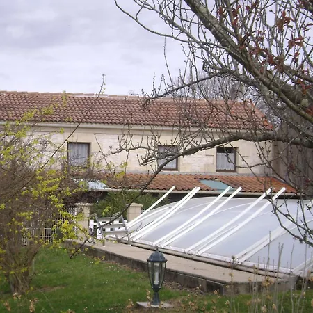 Maison De Campagne * Champagnolles